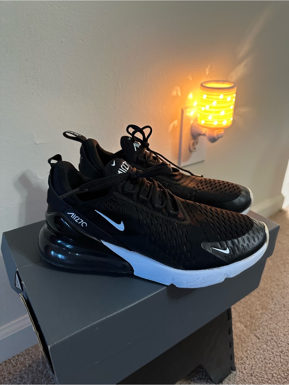 Air Max 270 Women’s Sneakers white/black, Size 8.